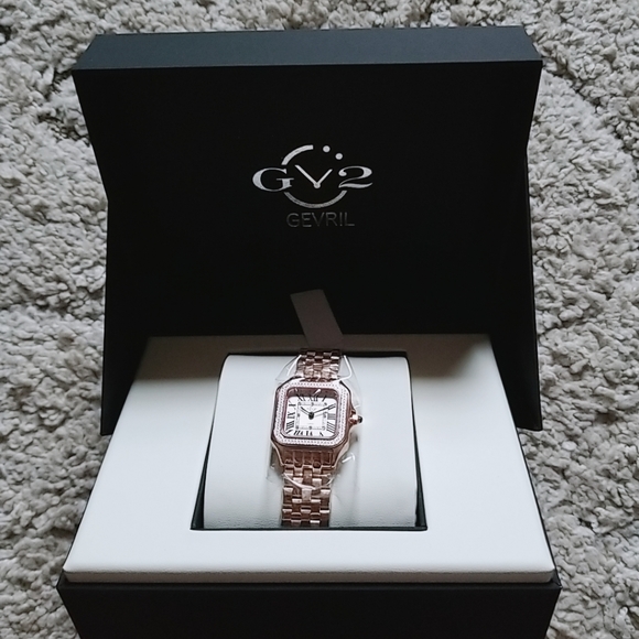 GV2 Milan Diamond Swiss Quartz - Picture 3 of 13